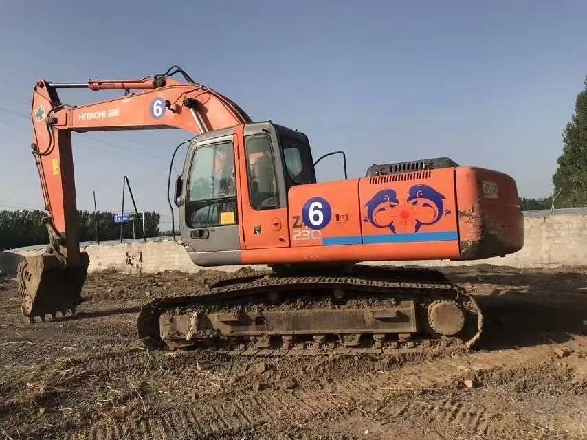 هيتاشي مبيعات ساخنة أصلية مصنوعة مستعملة هيتاشي 230 الحفرة Zx230 حالة جيدة