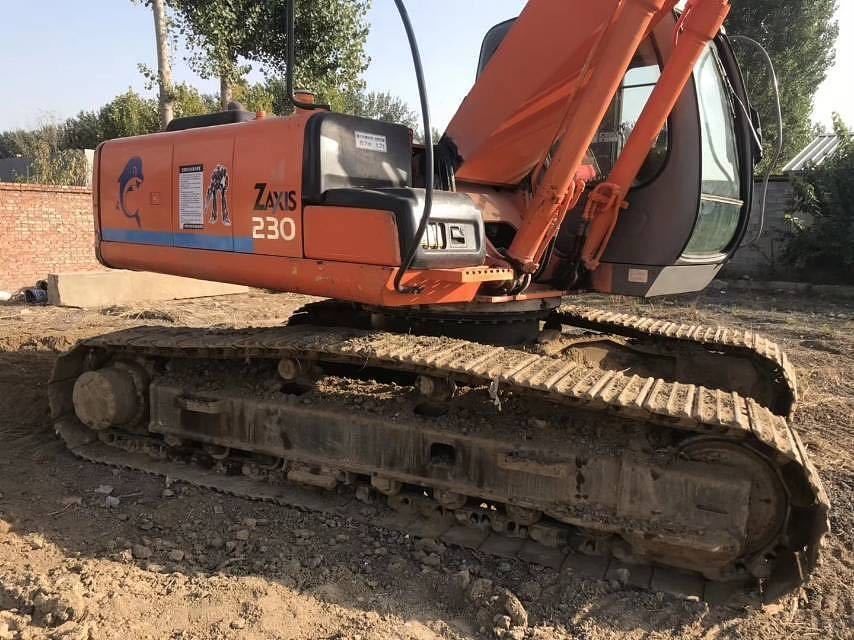 هيتاشي بيع ساخن يد ثانية اليابان أصل هيتاشي ZX260 الحفرة الزحفية السعر الرخيص الحفرة السلسلة المستخدمة