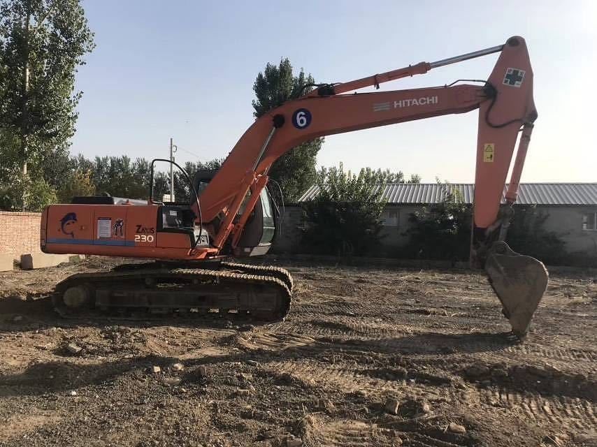 هيتاشي بيع ساخن يد ثانية اليابان أصل هيتاشي ZX260 الحفرة الزحفية السعر الرخيص الحفرة السلسلة المستخدمة