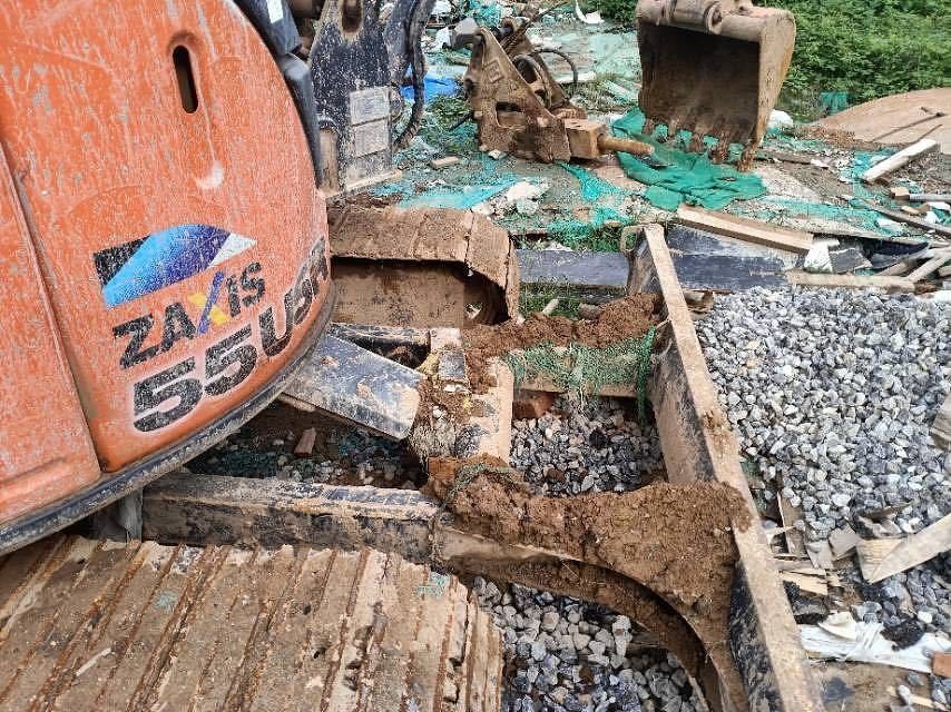 حفرة هيتاشي ZX55 الأصلية اليابانية/ حفرة هيتاشي ZX55 ZX40 ZX60 المستعملة للبيع في حالة عمل جيدة في شنغ
