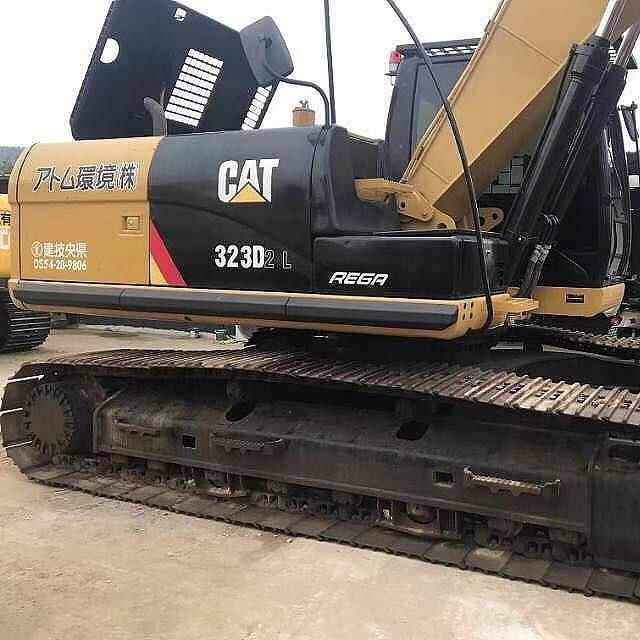 ماكينات الحفر المستخدمة CAT323 للبيع في حالة جيدة،سعر جيد