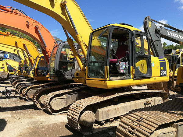 الكوماتسو 200-8 الحفرة الزحفية المستخدمة / الكوماتسو الحفرة الأصلية الكوماتسو 200 ،