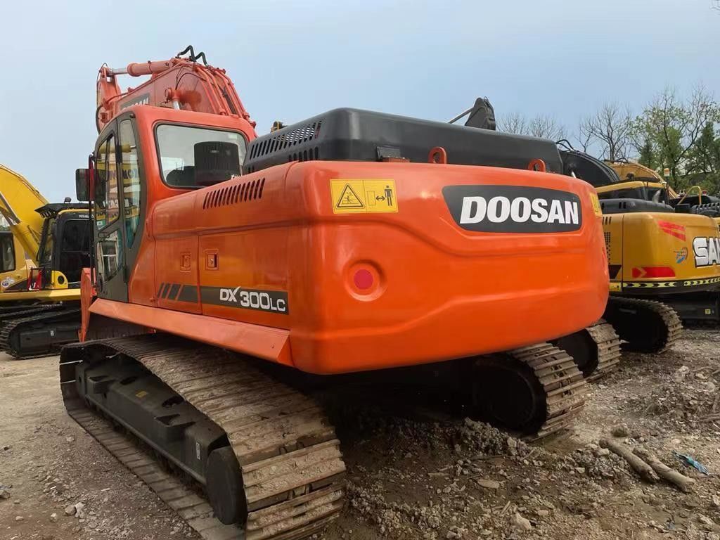 محفر دوسان DX300LC ، Doosan DX300 DH300 ، Doosan DX300 اليابان محفر للبيع