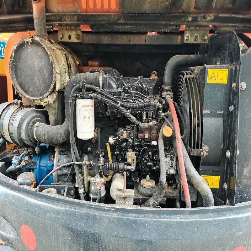 بيع ساخن دوسان مبيعات جيدة حفرة مستعملة دوسان DX60W حفرة عجلات آلة
