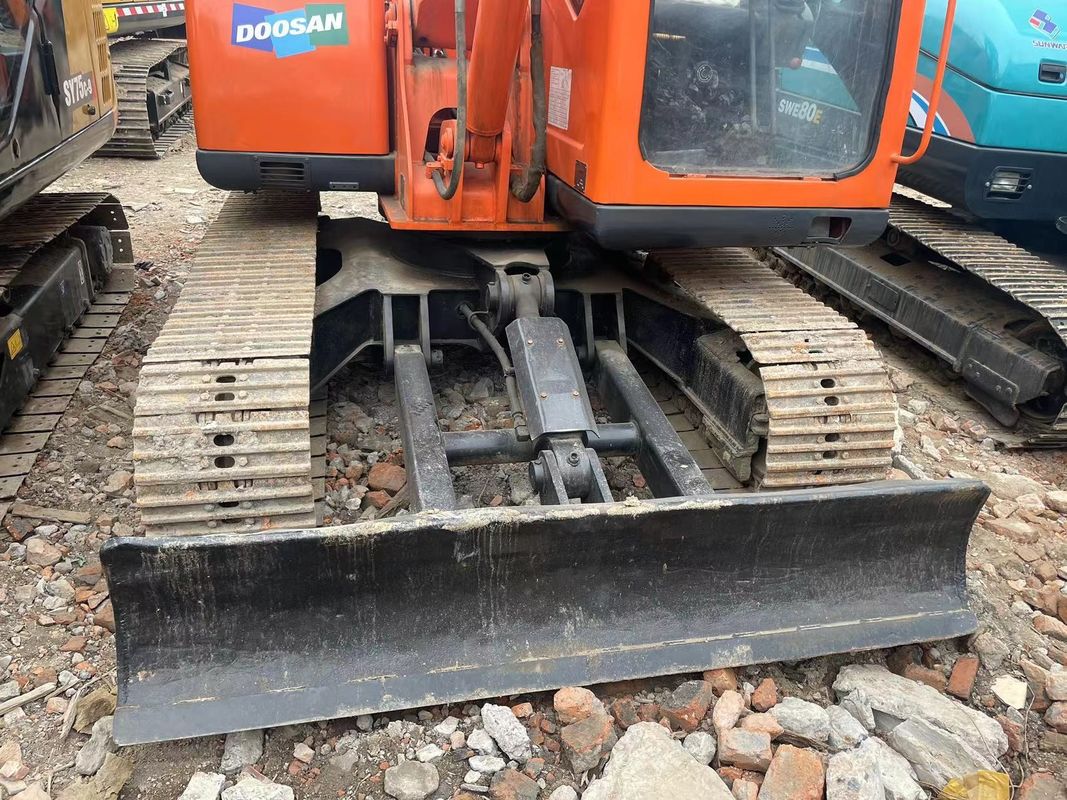 حفرة أداء جيد دوسان DX75 حفرة صغيرة تستخدم الآلات 6 طن الحفرة بيع للصغار الحفرة أفضل