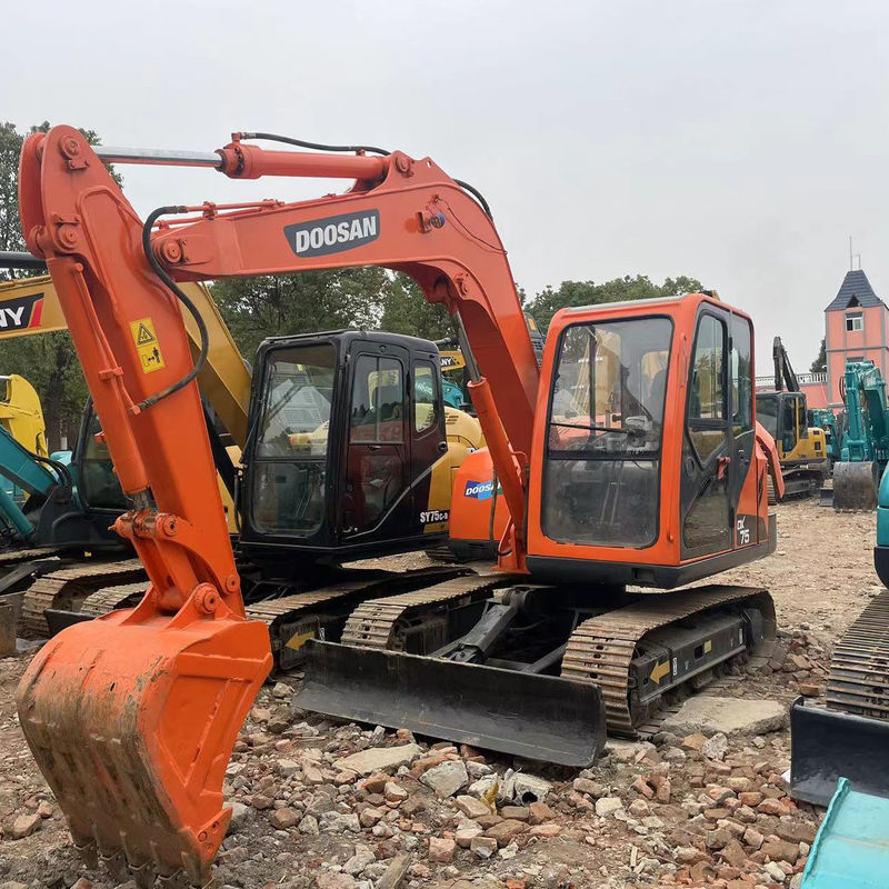 الآلات المستخدمة دوسان DX75 حفرة صغيرة تستخدم مسار المطاط الحفارات المصغرة حفر اليد