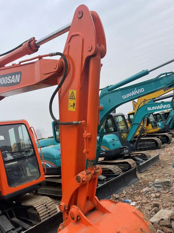 الآلات المستخدمة دوسان DX75 حفرة صغيرة تستخدم مسار المطاط الحفارات المصغرة حفر اليد