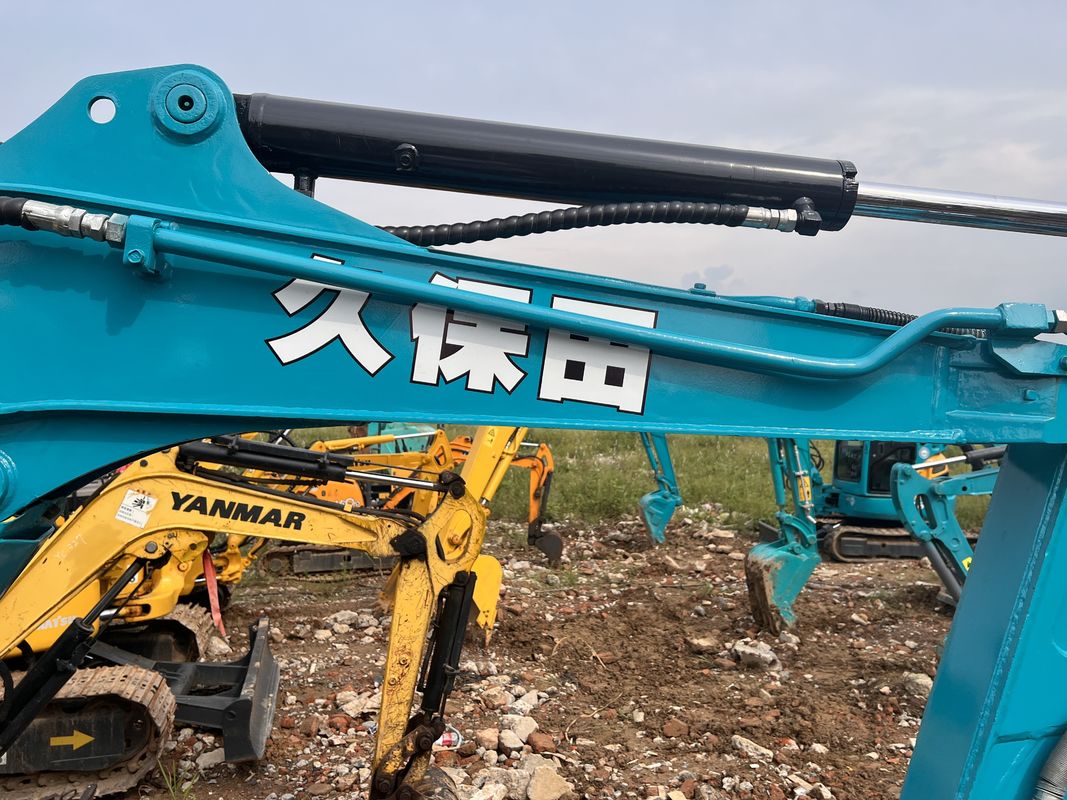 حفرة مصبوغة أصلية مستعملة Kubota 135 ميني حفرة يد ثانية 13500KG