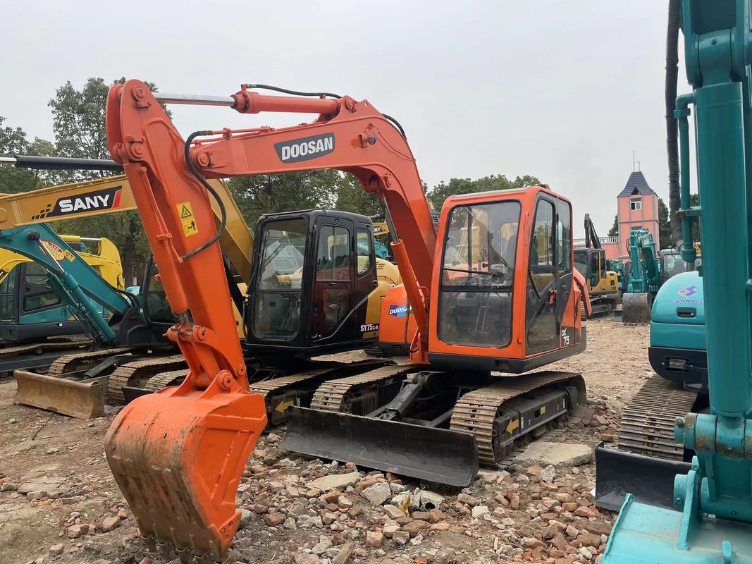 الحفرة المستخدمة / أفضل نوعية المستخدمة Doosan75 كوريا الأصلية المستخدمة الحفرة الصغيرة Doosan75
