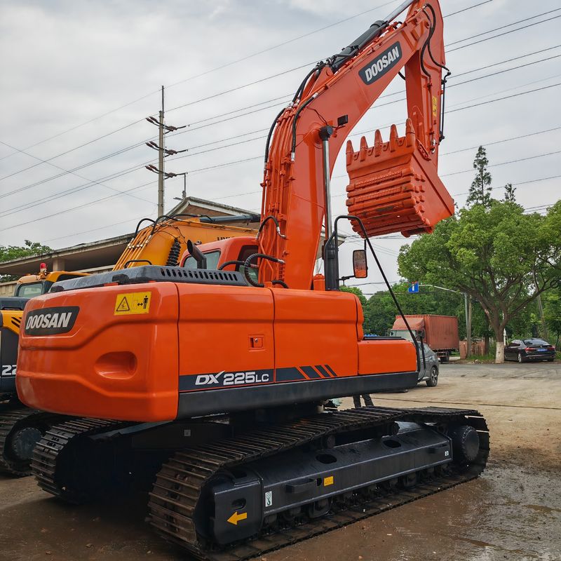 25 طن الزحف المستخدم الحفار دوسان DX225 للبيع