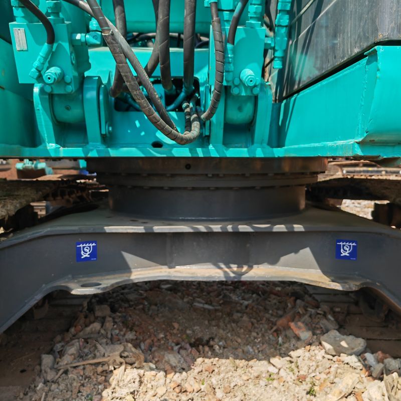 13 طن حفرة Kobelco مستعملة Kobelco 135 حفرة مستعملة 0.7m3