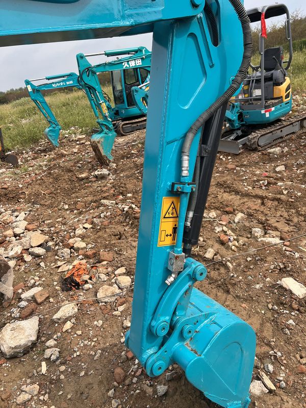 8.5t استخدمت Kubota 185 الحفارة الهيدروليكية الأصلية الزحفية/اليد الثانية Kubota 185 الحفارة الهيدروليكية الأصلية الزحفية
