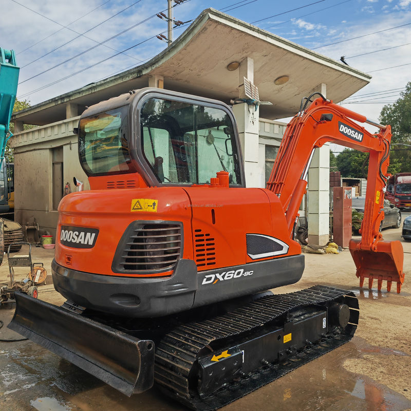 6 طن الحجم المصغّر الحفرة المستخدمة المستخدمة دوسان Dx60 6000KG 0.21m3 سعة دلو