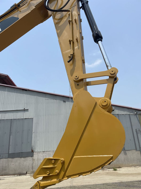حفرة اليرقات 320d / آلة الحفرة المستخدمة Cat320D اليابان