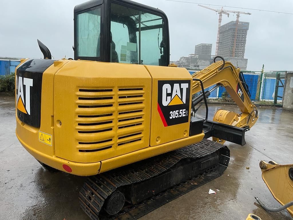 نوعية جيدة 5.5 طن مستعمل CAT 305.5 الحفرة الزحفية الحفريات الصغيرة للبيع CAT 303 الحفريات في المخزون