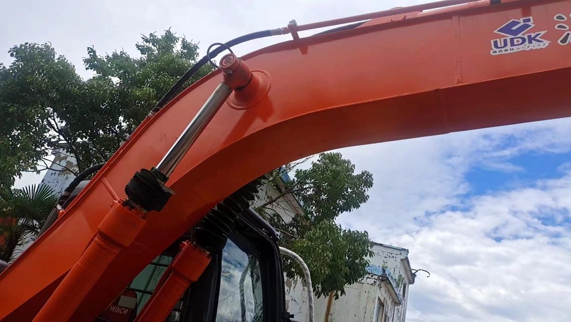 المنتجات الجديدة الجودة الموثوقة هيتاشي ZX130 الحفرة المستخدمة الحفارات السعر المنخفض للبيع