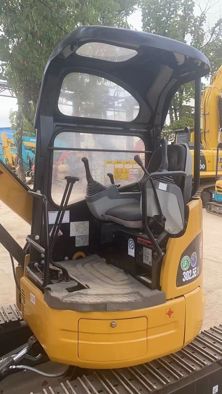 الحفارة المستخدمة CAT302.5 بدون قيادة سيارة القيادة حفرة يد ثانية الحفارات المصغرة للبيع
