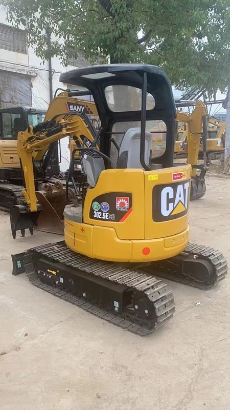 الحفارة المستخدمة CAT302.5 بدون قيادة سيارة القيادة حفرة يد ثانية الحفارات المصغرة للبيع