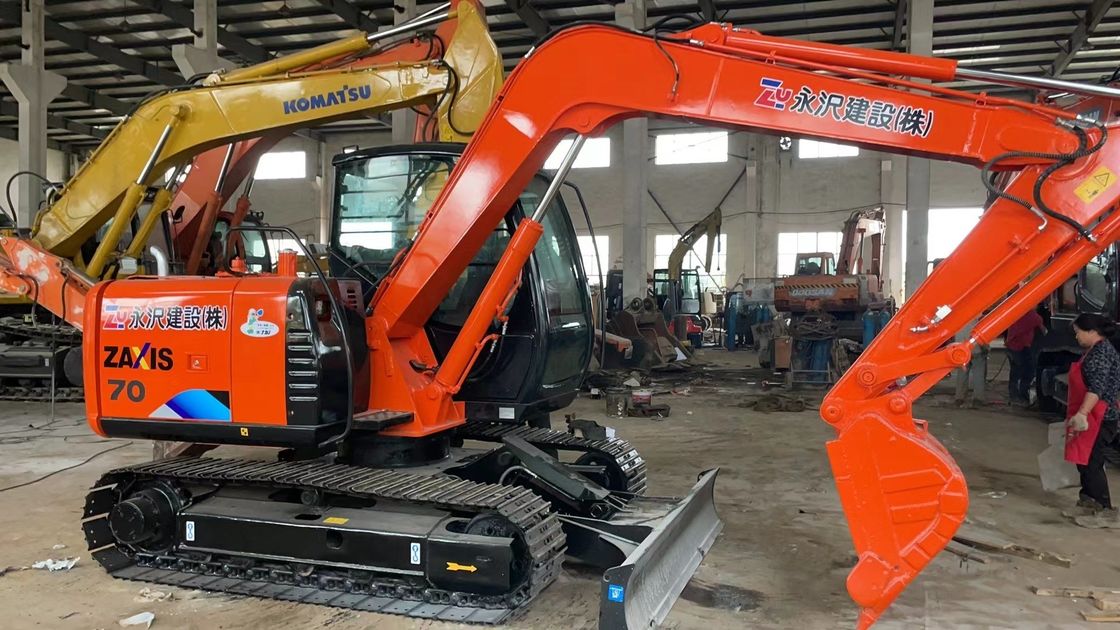 هيتاشي في المخزون حالة جيدة حفرة مستعملة هيتاشي zx70/ يد ثانية حالة جيدة هيتاشي zx70