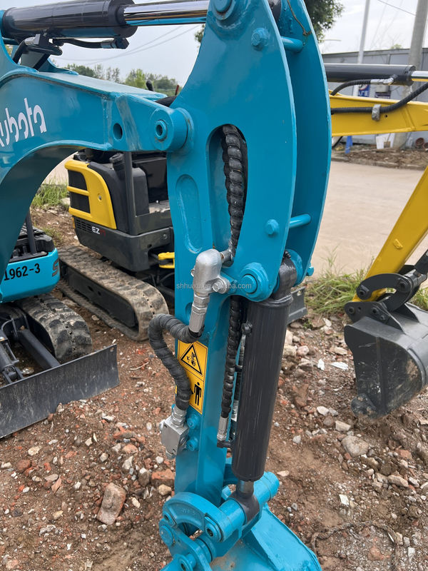 الحفرة المصغرة kubota17u/اليد الثانية الحفرة المصغرة Kubota 17u ساعات عمل منخفضة للبيع