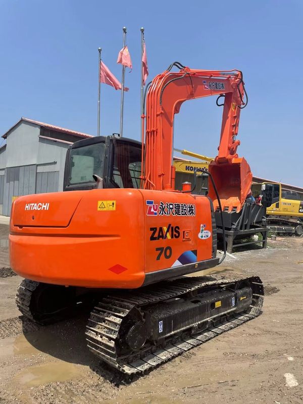 حفرة هيتاشي Zx70 مستعملة حفرة هيتاشي 7 طن مستخدمة حفرة الزحف 0.33m3