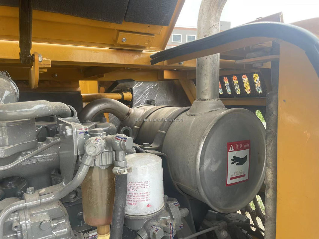 حفرة مستعملة بحجم الـ Mideum Sany 75c/s