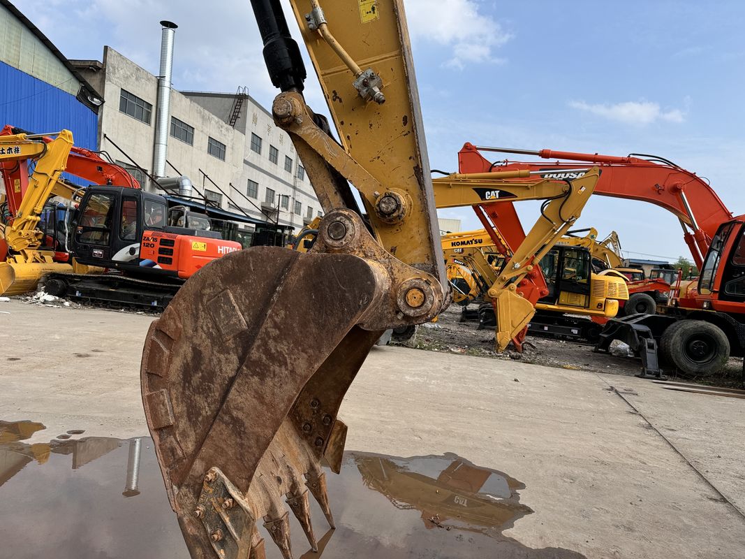 أحدث نموذج لـ (كارتر) حفرة مستعملة عثة CAT320GC 307GC حالة عمل جيدة