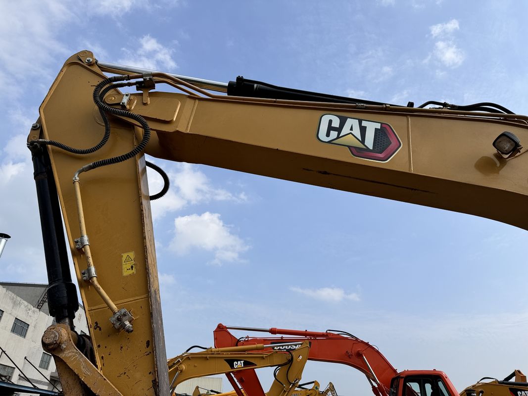 أحدث نموذج لـ (كارتر) حفرة مستعملة عثة CAT320GC 307GC حالة عمل جيدة
