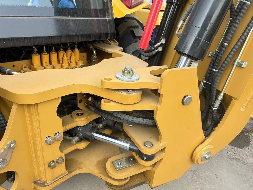 حفرة مستعملة كاتربيلر CAT420F آلة طلاء الطرق/ يد يابانية مستعملة جرار آلات الطرق المحرك في حالة جيدة