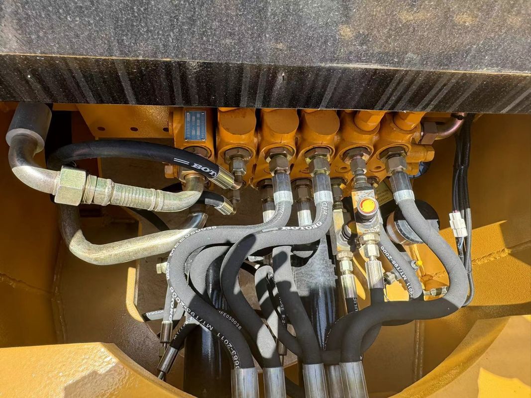محرك الحفر المستخدم كاتربيلر CAT420F محرك الحفر المستخدم