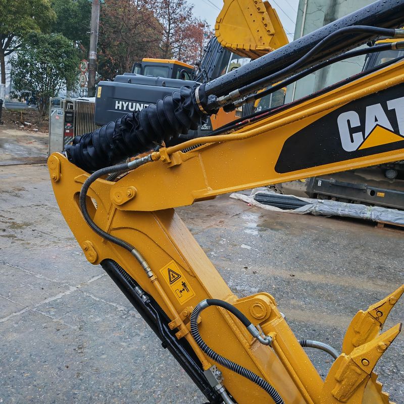 حفرة مصغرة من نوع CAT 305.5E مستعملة بدون ذيل Caterpillar 305.5 حفرة مصغرة من نوع CAT302 CAT305.5 CAT306 CAT304 CAT305