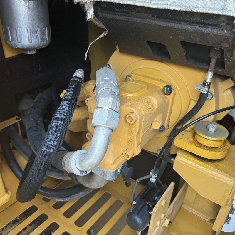 حفرة مستعملة كفاءة عمل عالية حفرة صغيرة حفرة حفرة حركة الأرض آلة Cat 305.5e2 مع إبهام هيدروليكي